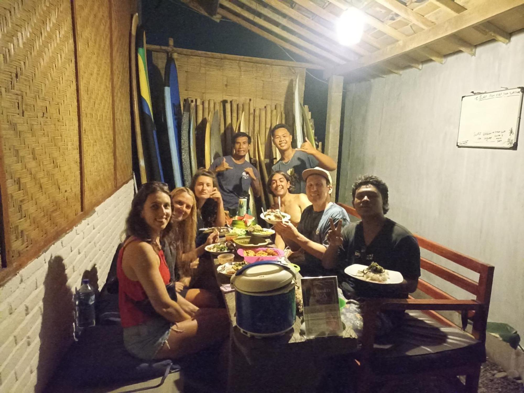 Ayolah Surf House &Surf Camp Apartment Jembrana  Exterior photo
